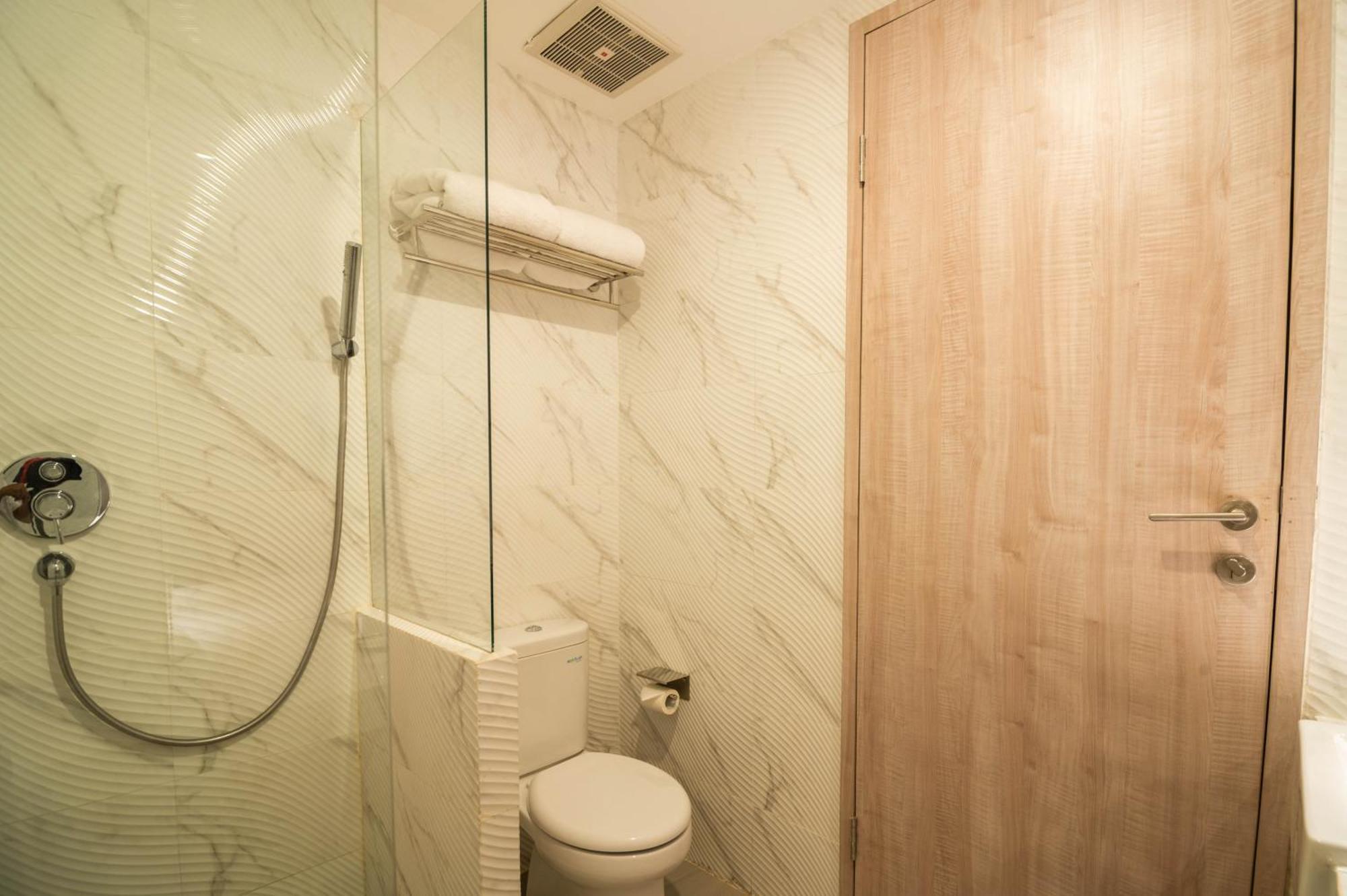 Yulia Hotel Managed By Hig Gorontalo Dış mekan fotoğraf
