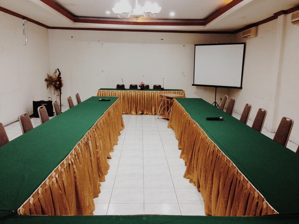 Yulia Hotel Managed By Hig Gorontalo Dış mekan fotoğraf